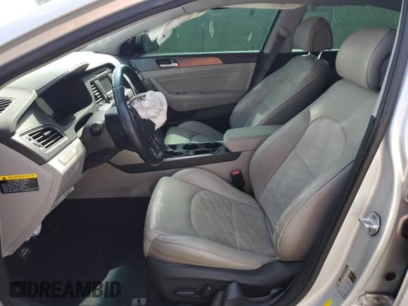 2015 Hyundai Sonata Sport z VIN 5NPE34AF0FH132551, wystawiony jako Copart lot #89548815 z przebiegiem 83 512 mil mil oraz Szkoda całkowita • Salvage title. Historia ofert i sprzedaży dostępna na DreamBid. Obrazek 7.