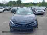 2020 Toyota Camry Hybrid XLE z VIN 4T1F31AK7LU521801, wystawiony jako IAAI lot #42707425 z przebiegiem 66 573 mil mil oraz . Historia ofert i sprzedaży dostępna na DreamBid. Obrazek 12.