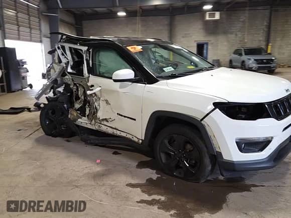2018 Jeep Compass Latitude with VIN 3C4NJDBB7JT395873, listed as a Copart auction lot 82109115 with Not provided miles and Salvage title. Bid and sale history available at DreamBid. Image 14.