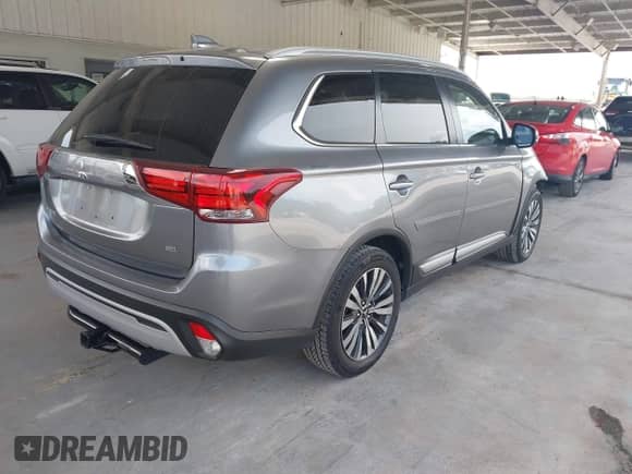 2020 Mitsubishi Outlander SE z VIN JA4AD3A3XLZ004568, wystawiony jako IAAI lot #43226960 z przebiegiem 133 629 mil mil oraz . Historia ofert i sprzedaży dostępna na DreamBid. Obrazek 4.