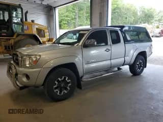 2007 Toyota Tacoma with VIN 5TEUX42N87Z383998, listed as a Copart auction lot 67279215 with 109,913 mi miles and Salvage title. Bid and sale history available at DreamBid. Image 1.