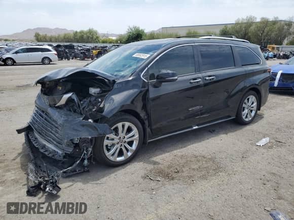 2024 Toyota Sienna Platinum с VIN 5TDERKEC8RS224914, выставлен на аукционе Copart как лот 65552915 с пробегом 11 438 миль миль и Списание • Salvage title. История ставок и продаж доступна на DreamBid. Изображение 1.