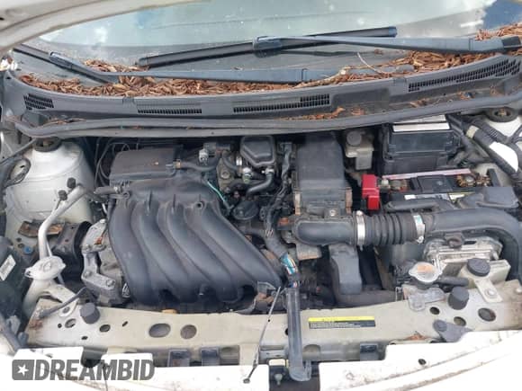 2015 Nissan Note SV z VIN 3N1CE2CP0FL351735, wystawiony jako IAAI lot #42493491 z przebiegiem 119 172 mil mil oraz . Historia ofert i sprzedaży dostępna na DreamBid. Obrazek 10.