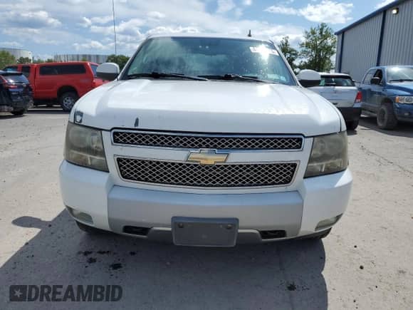 2010 Chevrolet Avalanche LT z VIN 3GNVKFE08AG265216, wystawiony jako Copart lot #69928965 z przebiegiem 139 293 mil mil oraz Szkoda całkowita • Salvage title. Historia ofert i sprzedaży dostępna na DreamBid. Obrazek 5.