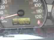 2003 Saturn ION ION 2 с VIN 1G8AJ52FX3Z115621, выставлен на аукционе IAAI как лот 40999010 с пробегом 155 935 миль миль и . История ставок и продаж доступна на DreamBid. Изображение 7.