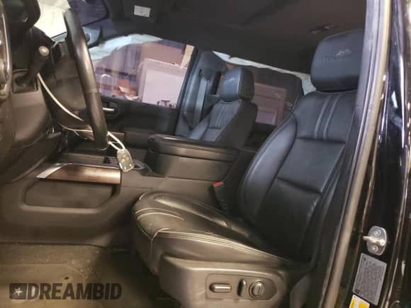 2021 Chevrolet Silverado 3500HD High Country with VIN 1GC4YVEY6MF130910, listed as a Copart auction lot 68679774 with 106,383 mi miles and Salvage title. Bid and sale history available at DreamBid. Image 7.