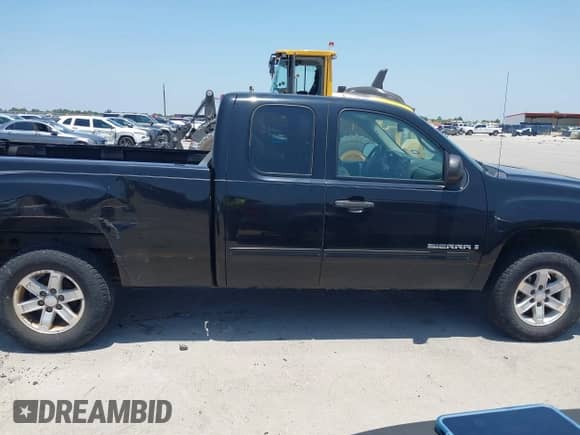 2007 GMC Sierra 1500 SLE1 with VIN 2GTEC19C471620011, listed as a IAAI auction lot 42401919 with 224,563 mi miles and . Bid and sale history available at DreamBid. Image 13.