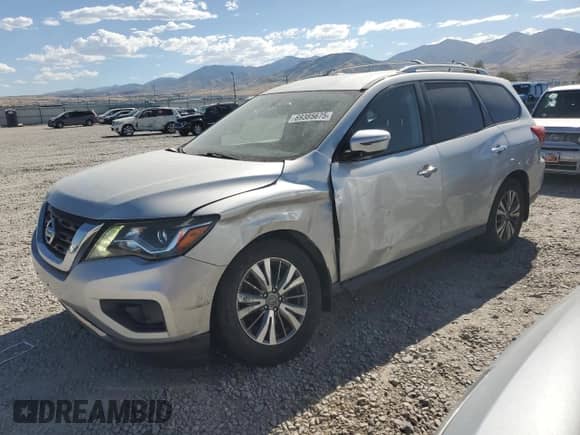 2018 Nissan Pathfinder S with VIN 5N1DR2MM9JC614301, listed as a Copart auction lot 69385675 with 118,453 mi miles and Salvage title. Bid and sale history available at DreamBid. Image 1.