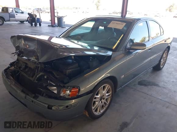 2004 Volvo S60 с VIN YV1RS59V242400692, выставлен на аукционе IAAI как лот 42766535 с пробегом 145 306 миль миль и . История ставок и продаж доступна на DreamBid. Изображение 2.