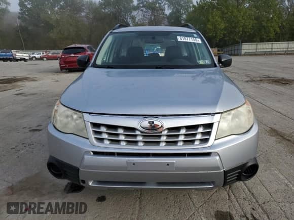 2013 Subaru Forester X z VIN JF2SHABC0DH413379, wystawiony jako Copart lot #81877155 z przebiegiem 165 562 mil mil oraz Szkoda całkowita • Salvage title. Historia ofert i sprzedaży dostępna na DreamBid. Obrazek 5.