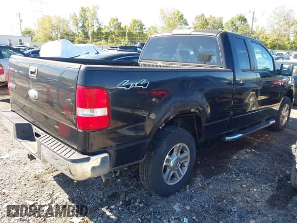 2007 Ford F-150 XLT z VIN 1FTPX14V37FA27514, wystawiony jako IAAI lot #43400490 z przebiegiem 124 017 mil mil oraz . Historia ofert i sprzedaży dostępna na DreamBid. Obrazek 4.