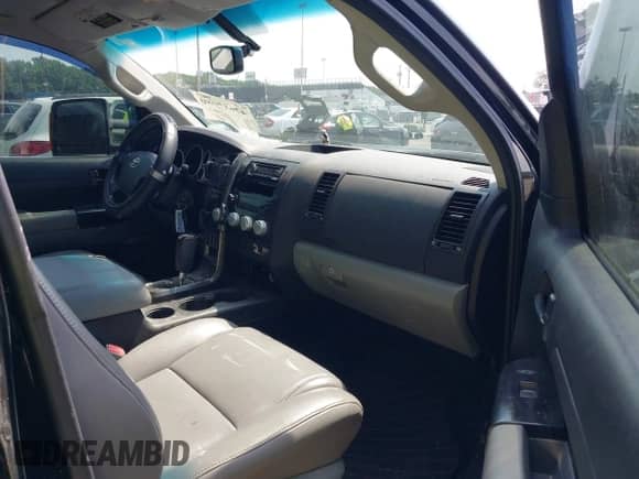 2012 Toyota Tundra z VIN 5TFRY5F10CX117652, wystawiony jako IAAI lot #42617080 z przebiegiem 233 560 mil mil oraz . Historia ofert i sprzedaży dostępna na DreamBid. Obrazek 5.