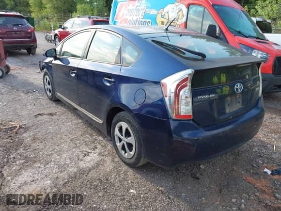 2012 Toyota Prius Three with VIN JTDKN3DUXC1558199, listed as a IAAI auction lot 42930026 with 196,985 mi miles and . Bid and sale history available at DreamBid. Image 3.