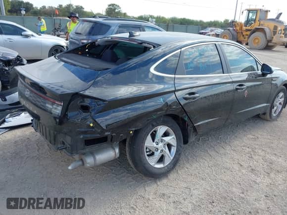 2025 Hyundai Sonata SE с VIN KMHL24JA1SA465630, выставлен на аукционе IAAI как лот 43432603 с пробегом 5 480 миль миль и . История ставок и продаж доступна на DreamBid. Изображение 4.