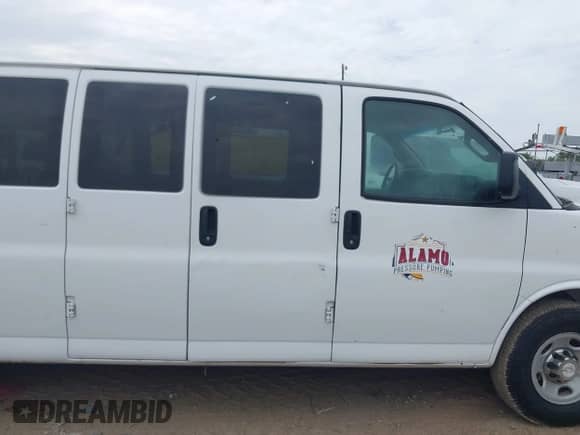 2017 Chevrolet Express Passenger LT with VIN 1GAZGPFG6H1203750, listed as a IAAI auction lot 42782626 with 193,843 mi miles and . Bid and sale history available at DreamBid. Image 13.