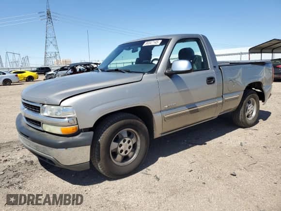 2000 Chevrolet Silverado 1500 LS with VIN 1GCEC14W6YZ253008, listed as a Copart auction lot 56347145 with 376,076 mi miles and Salvage title. Bid and sale history available at DreamBid. Image 1.