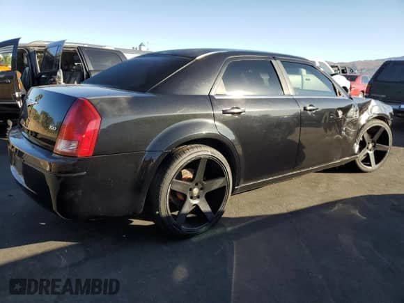2007 Chrysler 300 with VIN 2C3KA43R17H707657, listed as a Copart auction lot 82241695 with 153,950 mi miles and Salvage title. Bid and sale history available at DreamBid. Image 3.