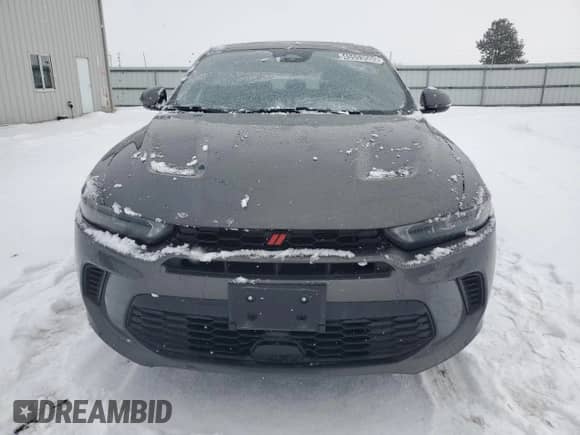 2024 Dodge Hornet R/T z VIN ZACPDFCW8R3A28956, wystawiony jako Copart lot #45553595 z przebiegiem 20 846 mil mil oraz Czysty tytuł • Clean title. Historia ofert i sprzedaży dostępna na DreamBid. Obrazek 5.