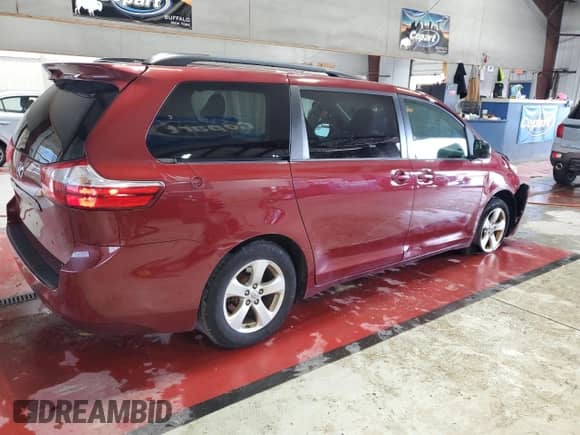 2015 Toyota Sienna LE with VIN 5TDKK3DC6FS560930, listed as a Copart auction lot 86257925 with 104,400 mi miles and Salvage title. Bid and sale history available at DreamBid. Image 3.
