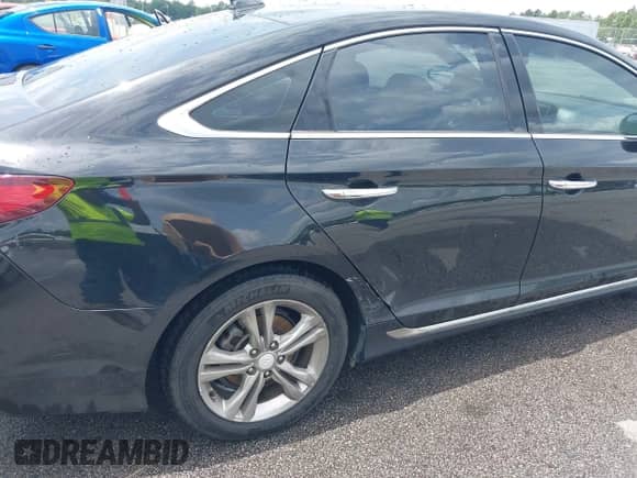 2018 Hyundai Sonata Limited с VIN 5NPE34AF1JH707667, выставлен на аукционе IAAI как лот 42479513 с пробегом 110 826 миль миль и . История ставок и продаж доступна на DreamBid. Изображение 6.