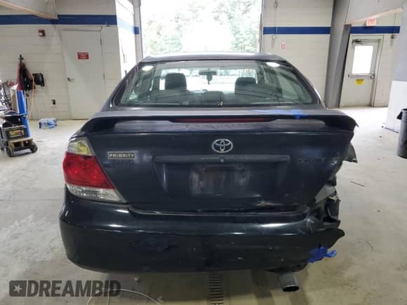 2005 Toyota Camry LE с VIN 4T1BE32K15U064781, выставлен на аукционе Copart как лот 85755195 с пробегом 237 698 миль миль и Чистый • Clean title. История ставок и продаж доступна на DreamBid. Изображение 6.