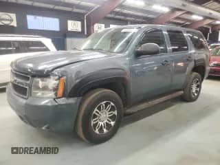 2010 Chevrolet Tahoe Commercial z VIN 1GNUKAE05AR257881, wystawiony jako Copart lot #41659105 z przebiegiem 232 420 mil mil oraz Szkoda całkowita • Salvage title. Historia ofert i sprzedaży dostępna na DreamBid. Obrazek 1.