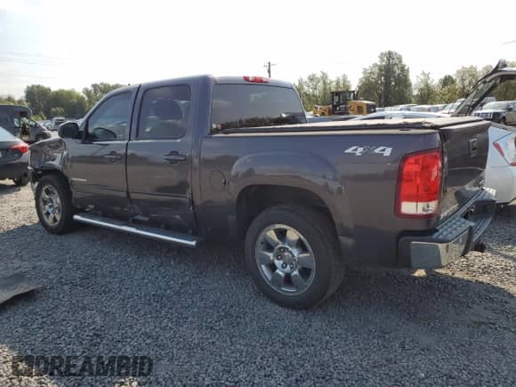 2010 GMC Sierra 1500 SLT z VIN 3GTRKWE2XAG147938, wystawiony jako Copart lot #81413155 z przebiegiem 236 393 mil mil oraz Szkoda całkowita • Salvage title. Historia ofert i sprzedaży dostępna na DreamBid. Obrazek 2.