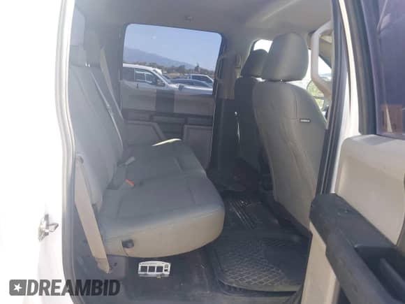 2019 Ford F-250 XL with VIN 1FT7W2BT2KED84563, listed as a IAAI auction lot 43230876 with 227,742 mi miles and . Bid and sale history available at DreamBid. Image 8.