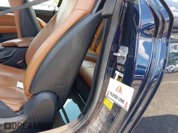 2015 BMW 4 Series 428i xDrive с VIN WBA3T1C52FP820059, выставлен на аукционе IAAI как лот 42755299 с пробегом Не указан миль и . История ставок и продаж доступна на DreamBid. Изображение 6.