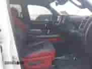 2023 Ram 1500 TRX z VIN 1C6SRFU95PN572888, wystawiony jako IAAI lot #43319141 z przebiegiem 17 078 mil mil oraz . Historia ofert i sprzedaży dostępna na DreamBid. Obrazek 5.