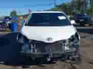 2015 Toyota Sienna SE Premium z VIN 5TDXK3DC9FS618440, wystawiony jako IAAI lot #43312485 z przebiegiem 239 491 mil mil oraz . Historia ofert i sprzedaży dostępna na DreamBid. Obrazek 12.