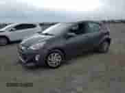 2015 Toyota Prius Two z VIN JTDKDTB35F1584811, wystawiony jako Copart lot #86602915 z przebiegiem 146 107 mil mil oraz Szkoda całkowita • Salvage title. Historia ofert i sprzedaży dostępna na DreamBid. Obrazek 1.