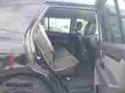 2012 Hyundai Santa Fe SE z VIN 5XYZH4AG5CG096869, wystawiony jako IAAI lot #43278076 z przebiegiem 185 721 mil mil oraz . Historia ofert i sprzedaży dostępna na DreamBid. Obrazek 8.