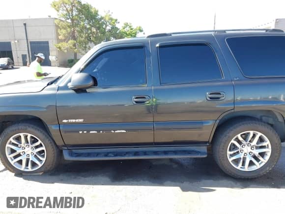 2003 Chevrolet Tahoe Z71 with VIN 1GNEK13T53R302046, listed as a IAAI auction lot 42528187 with 283,534 mi miles and . Bid and sale history available at DreamBid. Image 14.