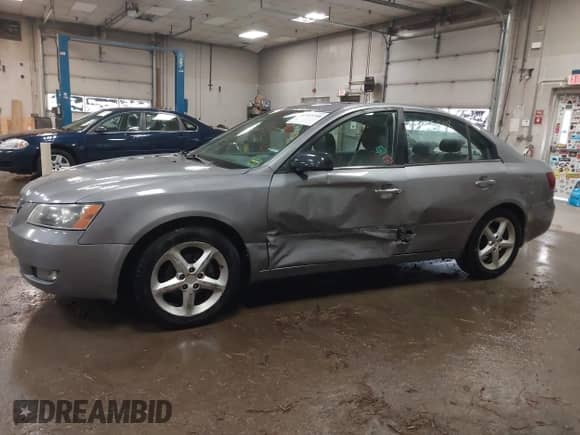 2008 Hyundai Sonata SE с VIN 5NPEU46C08H359477, выставлен на аукционе IAAI как лот 42315208 с пробегом 166 864 миль миль и . История ставок и продаж доступна на DreamBid. Изображение 14.