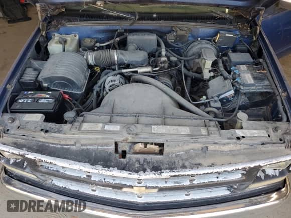 1997 Chevrolet Silverado 1500 z VIN 1GCEC14W7VZ233393, wystawiony jako Copart lot #56257575 z przebiegiem 153 806 mil mil oraz Czysty tytuł • Clean title. Historia ofert i sprzedaży dostępna na DreamBid. Obrazek 11.