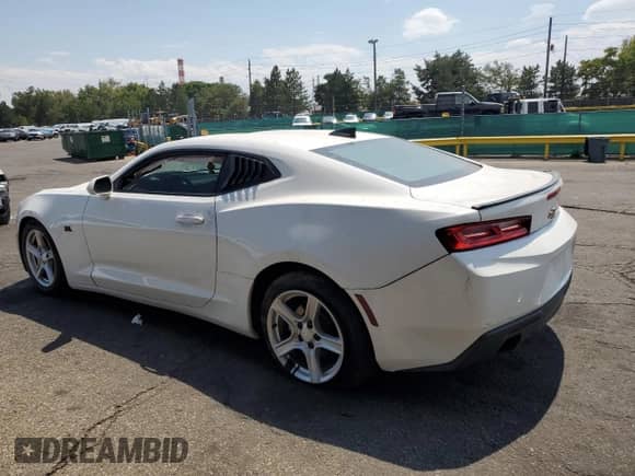 2017 Chevrolet Camaro 1LS z VIN 1G1FA1RX5H0181274, wystawiony jako Copart lot #68032845 z przebiegiem 70 876 mil mil oraz Szkoda całkowita • Salvage title. Historia ofert i sprzedaży dostępna na DreamBid. Obrazek 2.