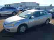 2006 Honda Accord LX z VIN 1HGCM56416A170980, wystawiony jako IAAI lot #43283364 z przebiegiem 198 336 mil mil oraz . Historia ofert i sprzedaży dostępna na DreamBid. Obrazek 17.