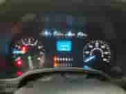 2018 Ford F-150 XL z VIN 1FTMF1CB8JFD61249, wystawiony jako Copart lot #85900355 z przebiegiem 177 378 mil mil oraz Czysty tytuł • Clean title. Historia ofert i sprzedaży dostępna na DreamBid. Obrazek 9.