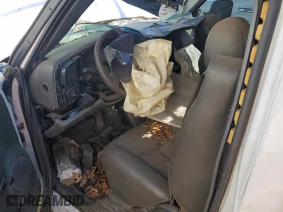 2007 Chevrolet Silverado 2500HD Work Truck z VIN 1GBHC24U97E157370, wystawiony jako Copart lot #48860485 z przebiegiem Nie podano mil oraz Szkoda całkowita • Salvage title. Historia ofert i sprzedaży dostępna na DreamBid. Obrazek 8.