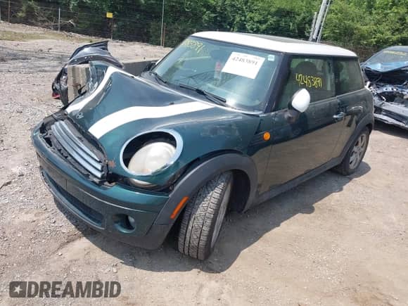 2009 MINI Hardtop with VIN WMWMF33549TU71313, listed as a IAAI auction lot 42483891 with 122,577 mi miles and . Bid and sale history available at DreamBid. Image 17.