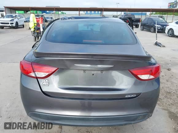 2015 Chrysler 200 LX с VIN 1C3CCCFB4FN560845, выставлен на аукционе IAAI как лот 42513171 с пробегом 83 886 миль миль и . История ставок и продаж доступна на DreamBid. Изображение 17.