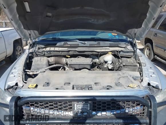 2013 Ram 1500 Tradesman z VIN 1C6RR6FP8DS581320, wystawiony jako IAAI lot #41386510 z przebiegiem 141 632 mil mil oraz . Historia ofert i sprzedaży dostępna na DreamBid. Obrazek 10.