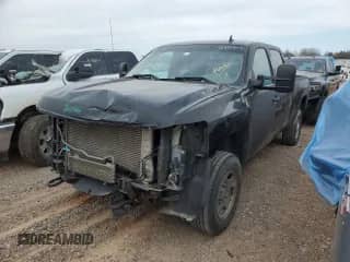2014 Chevrolet Silverado 2500HD Work Truck z VIN 1GC1KVC88EF185545, wystawiony jako Copart lot #46816825 z przebiegiem 254 393 mil mil oraz Szkoda całkowita • Salvage title. Historia ofert i sprzedaży dostępna na DreamBid. Obrazek 1.