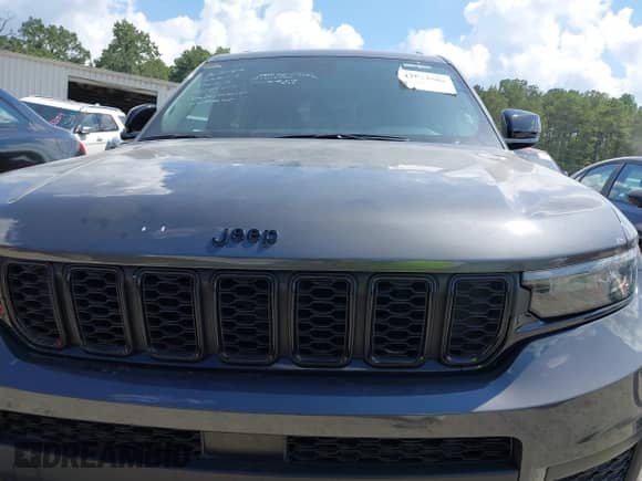 2024 Jeep Grand Cherokee Altitude with VIN 1C4RJKAG3R8557396, listed as a IAAI auction lot 42823588 with 28,719 mi miles and . Bid and sale history available at DreamBid. Image 13.