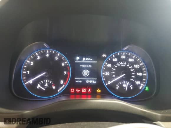 2019 Hyundai Kona SEL с VIN KM8K2CAA6KU337694, выставлен на аукционе Copart как лот 81002075 с пробегом 139 893 миль миль и Чистый • Clean title. История ставок и продаж доступна на DreamBid. Изображение 9.