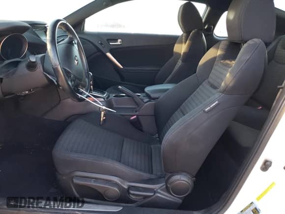2013 Hyundai Genesis Coupe 2.0T с VIN KMHHT6KD0DU092783, выставлен на аукционе Copart как лот 70514824 с пробегом 155 081 миль миль и Списание • Salvage title. История ставок и продаж доступна на DreamBid. Изображение 7.