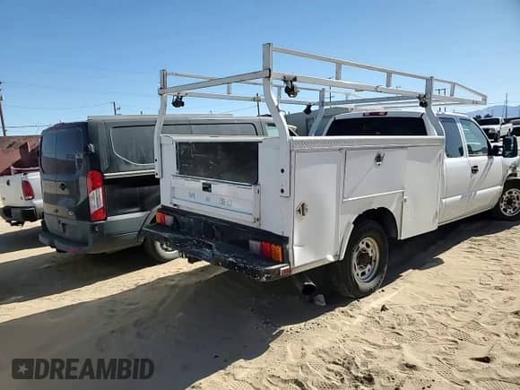 2006 Chevrolet Silverado 3500 с VIN 1GBHC39D96E241010, выставлен на аукционе Copart как лот 88733905 с пробегом Не указан миль и Списание • Salvage title. История ставок и продаж доступна на DreamBid. Изображение 11.