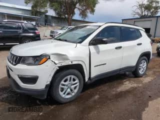 2017 Jeep Compass Sport z VIN 3C4NJCAB3HT659788, wystawiony jako Copart lot #65023835 z przebiegiem 57 449 mil mil oraz Czysty tytuł • Clean title. Historia ofert i sprzedaży dostępna na DreamBid. Obrazek 1.