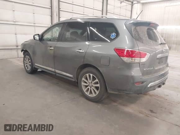 2015 Nissan Pathfinder SL with VIN 5N1AR2MM8FC629639, listed as a IAAI auction lot 42827699 with 136,001 mi miles and . Bid and sale history available at DreamBid. Image 3.